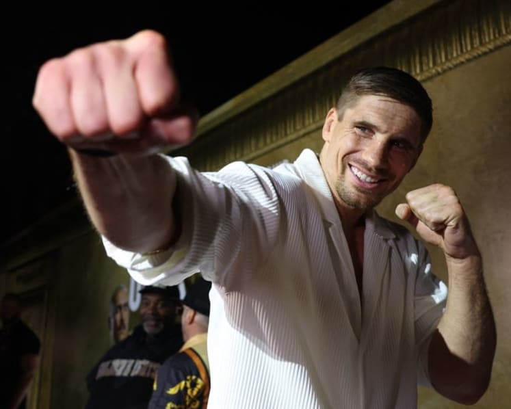Usyk title clash at Pyramids proves there are no limits, says kickboxer Verhoeven