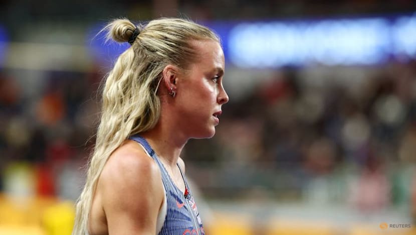 Hodgkinson trained in borrowed shoes after losing luggage