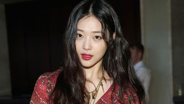 金秀贤公司否认逼拍裸戏、床戏，Sulli亲哥再发声明！