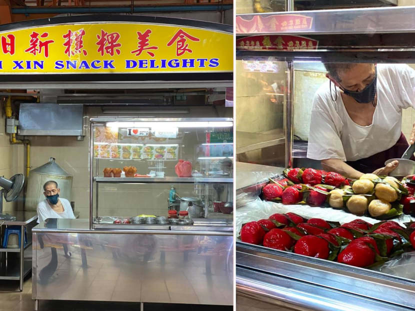 &lsquo;Sad&rsquo; Kueh Uncle With Unsold Food At Maxwell Hawker Centre Is Actually Unbothered & Thriving