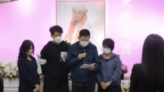 马国留台女大生告别式 父忍痛送别：对不起 没保护好你
