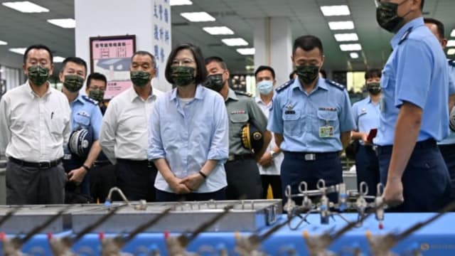 台陆军在南部展开三军联合演习 蔡英文：台军作战能力已提升