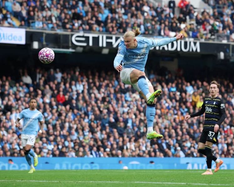 Arsenal stay top, Postecoglou sacked after 39 days, Haaland on fire for Man City