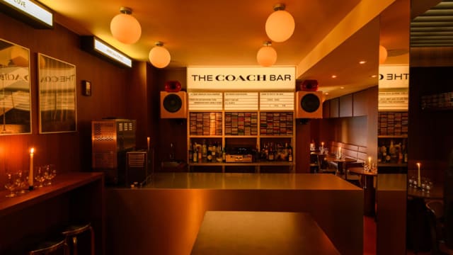 深夜推门遇见纽约！时尚老牌COACH打造的The Coach Bar正式开幕