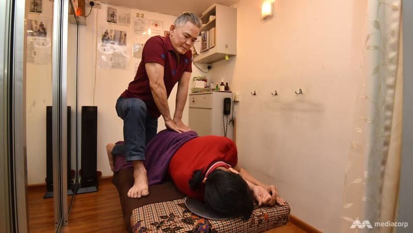 The blind masseur of Tanglin Halt