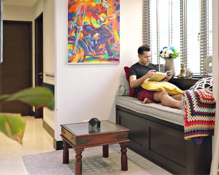 Transforming a 517 sq ft condo into a colourful, cosy home fit for a busy bachelor