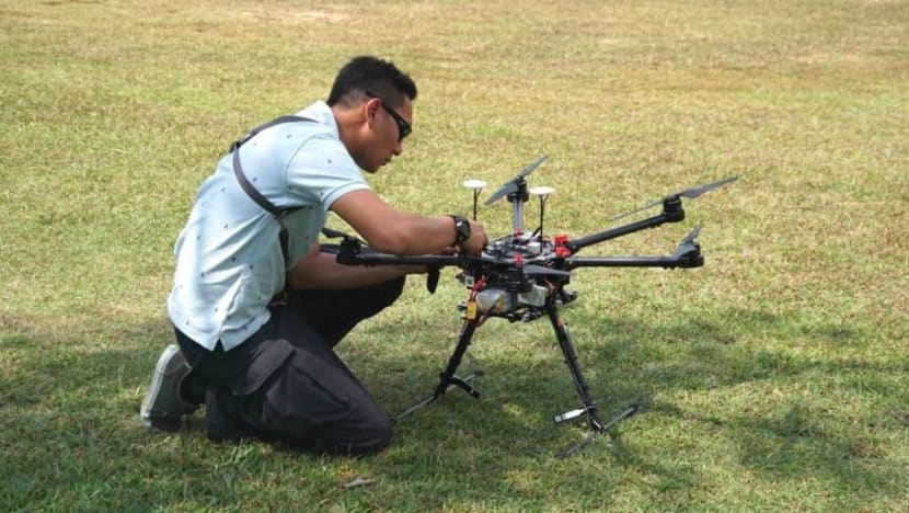 ST Engineering bakal gunakan dron tanpa pemandu hantar bungkusan dari darat ke kapal ST Engineering bakal gunakan dron tanpa pemandu hantar bungkusan dari darat ke kapal
