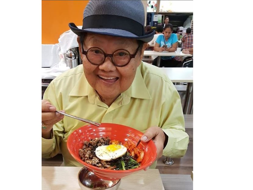 Ex-Ch 8 Stars Cassandra See And Tang Miaoling Now Run A Kopitiam Stall: "People Took Pics Of Us Scrubbing The Floor"