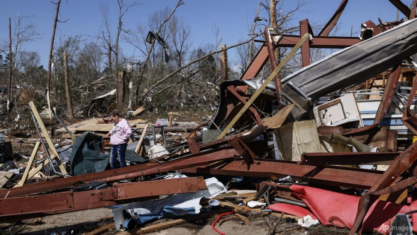 US death toll from extreme weather over the weekend rises to 36 US death toll from extreme weather over the weekend rises to 36