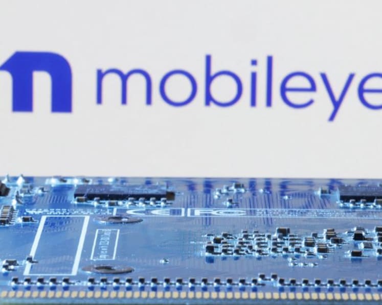 Self-driving tech supplier Mobileye plans US robotaxi service next year
