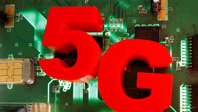 Italy considers 5G telecoms licence extensions with lower costs tied to investment pledges