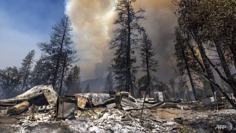 California wildfire rages as US bakes in record-setting heatwave California wildfire rages as US bakes in record-setting heatwave