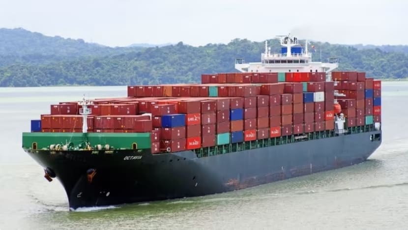 Kapal kontena SG ditunda ke pelabuhan selepas hilang kuasa di New Zealand Kapal kontena SG ditunda ke pelabuhan selepas hilang kuasa di New Zealand