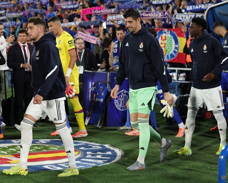 Real Madrid's Valverde suffers head injury after clash with Tchouameni