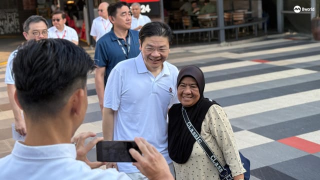 【GE2025】总理走访选区民众合影 任梓铭批徐顺全违背承诺换区参选