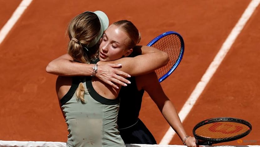 Kalinskaya holds nerve to beat Potapova, reach Paris quarter-finals