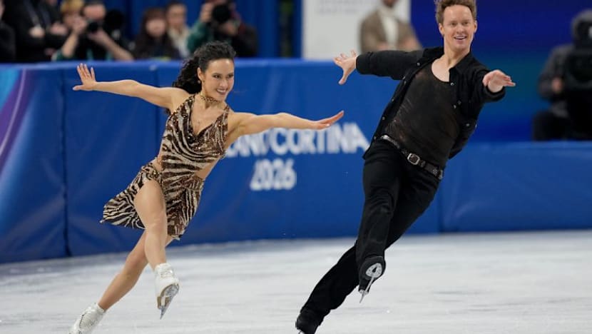 Figure skating-Chock, Bates shrug off rhythm-dance deficit before free-dance showdown