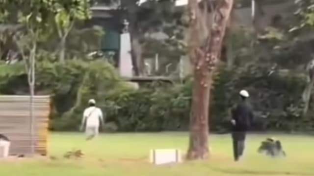 疑藏漏税烟 男子见警追逐弃箱逃跑