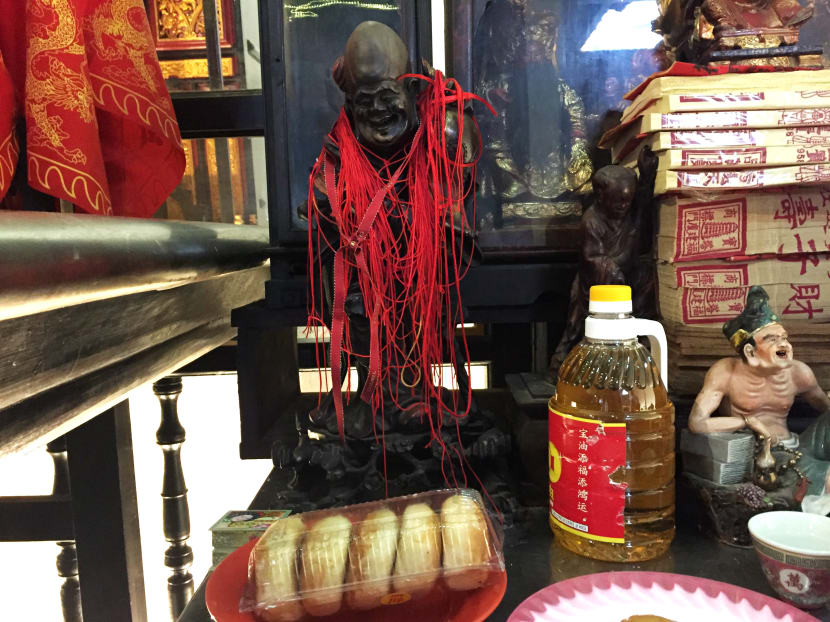 A match made by god at Yueh Hai Ching Temple