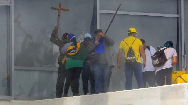 多国领袖谴责博尔索纳罗支持者闯入国会大楼最高法院