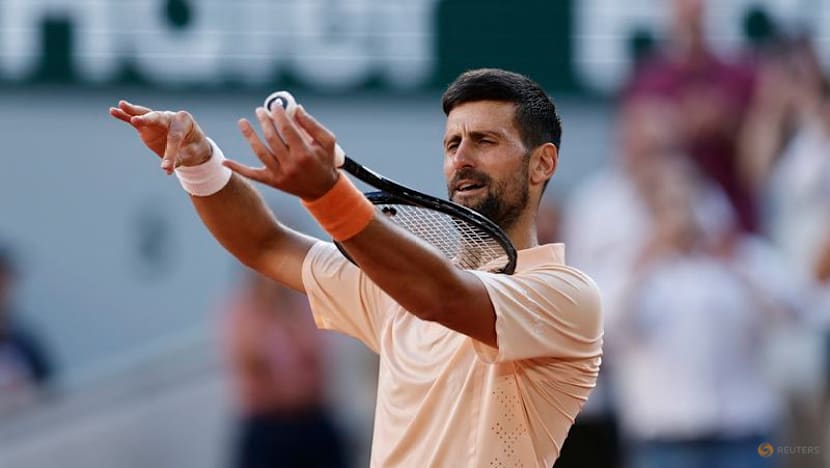 Swiatek, Djokovic make steady progress as Rybakina slips up