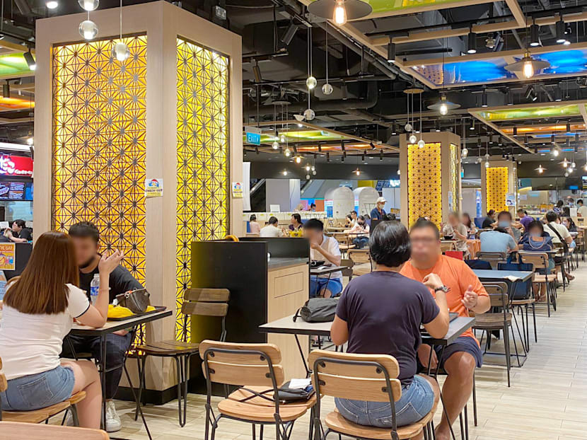 Shouting At Staff, Not Paying Bill &mdash; Diners Misbehave Over Differentiated Dining Rules