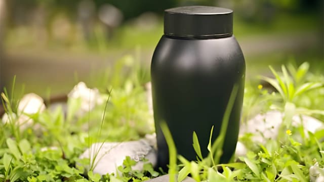 马国再有骨灰瓮失窃 汝来墓园30个被盗涉勒索