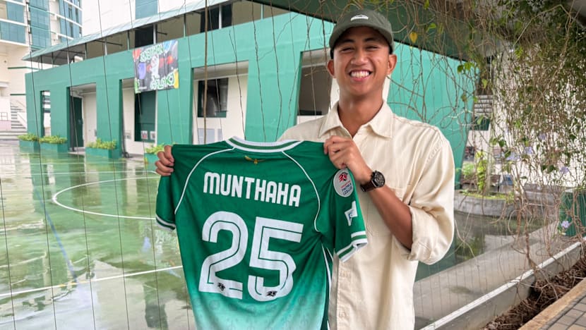Pemain bola sepak, Ahmad Munthaha cemerlang dalam peperiksaan peringkat 'A'