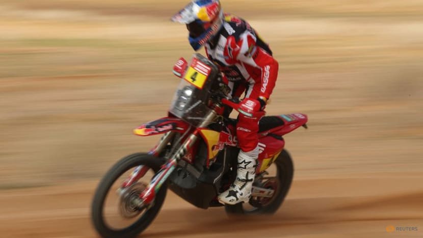 Double Dakar winner Sunderland chasing round the world record