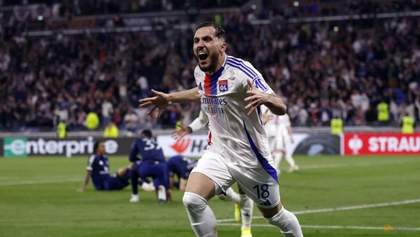 Cherki stoppage-time strike earns Lyon dramatic draw with Manchester Utd