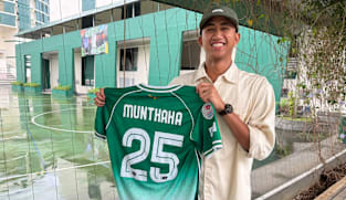 Pemain bola sepak, Ahmad Munthaha cemerlang dalam peperiksaan peringkat 'A'