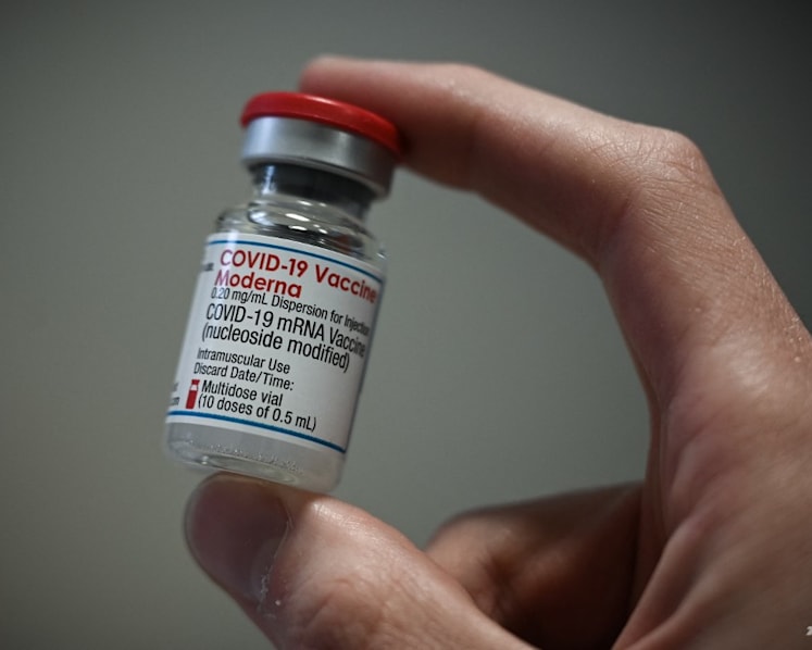 Moderna’s bivalent COVID-19 vaccine also creates antibodies against BA.4, BA.5 variants, says its chief medical officer