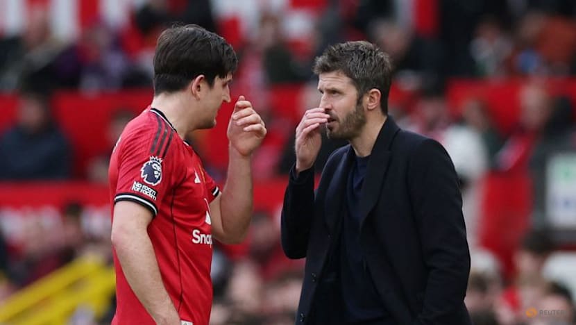 Carrick thrilled to steer Manchester United back into Premier League top three