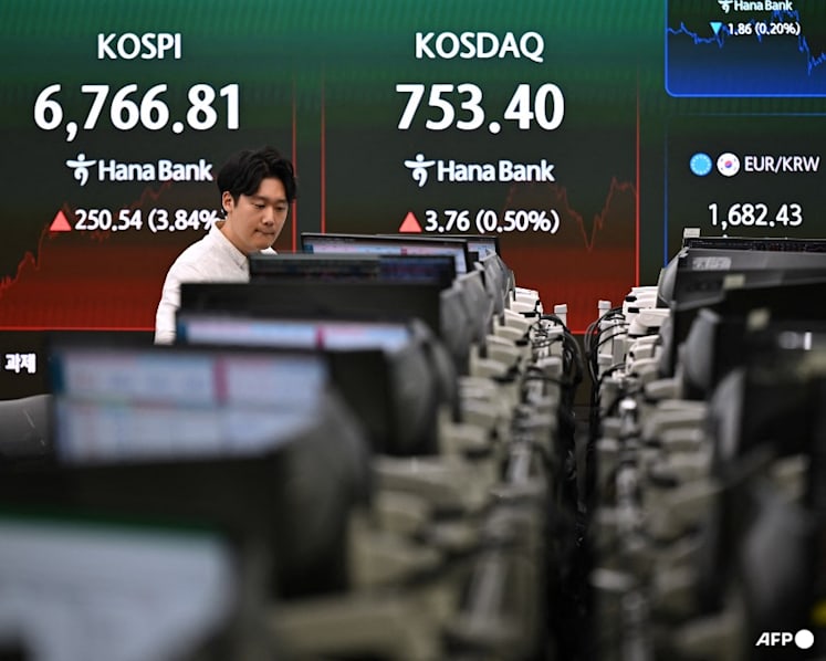 Tech lifts Asia stocks, Brent crude back above US$92 Tech lifts Asia stocks, Brent crude back above US$92