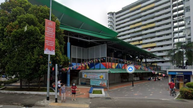 少女住巴刹档口近一年 警方介入调查 父亲正在助查