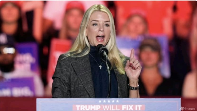 Trump pilih Pam Bondi sebagai Peguam Negara Amerika Trump pilih Pam Bondi sebagai Peguam Negara Amerika