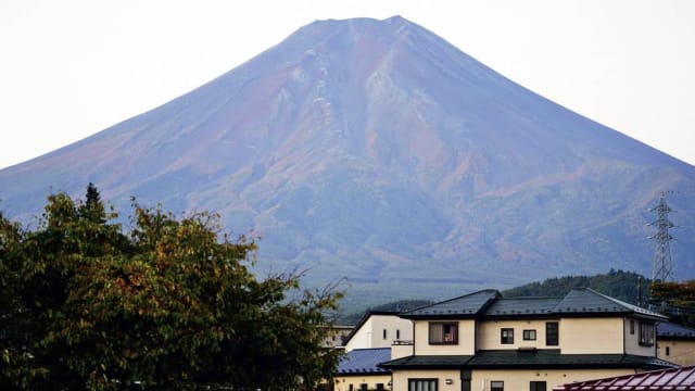 130年来最迟 日本富士山仍未见山顶积雪