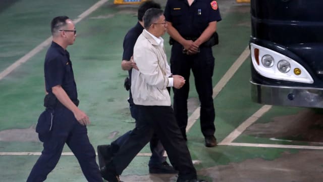 案情再翻转 法庭裁定收押禁见 柯文哲上铐送看守所