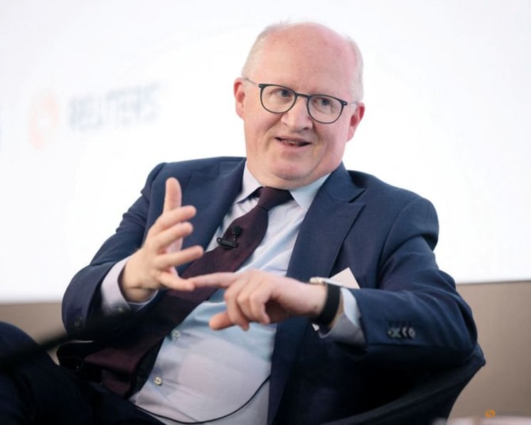 AI limiting European workers' bargaining power, ECB's Lane says