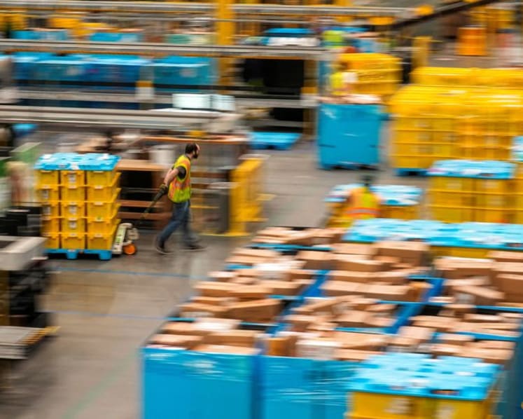 US online holiday spending hits record levels despite slower growth, Adobe says