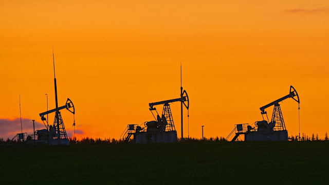 国际油价隔夜大涨逾4% 亚洲早盘回落