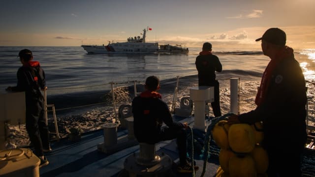 就补给南中国海仁爱礁搁浅军舰 菲方进行首轮换补给任务