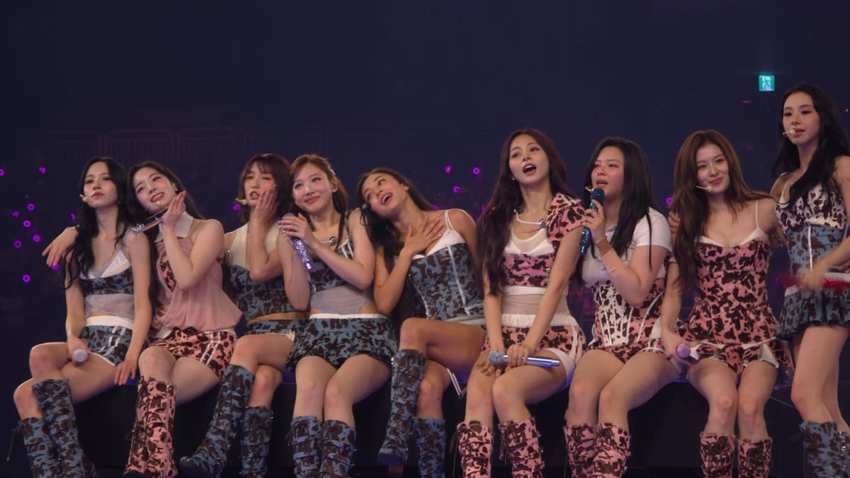 K-POP/アジア TWICE celebrate TWICE - Celebrate - Regular Version - Amazon.com Music