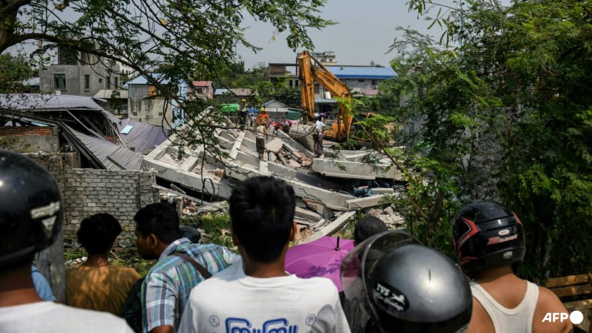 In disaster-stricken Myanmar, a desperate bid to rescue survivors with bare hands