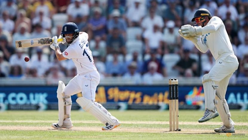 England roar back in second test with wickets for Stokes and century for Duckett