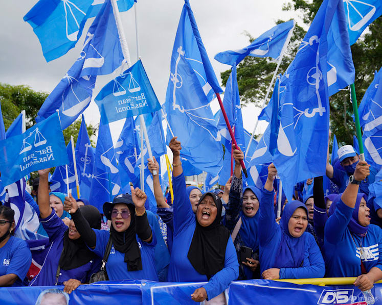 BN election manifesto promises RM2,208 basic household income, free early education for Malaysians