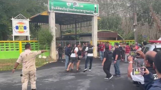 泰国合艾校园枪击 女校长胸部中弹