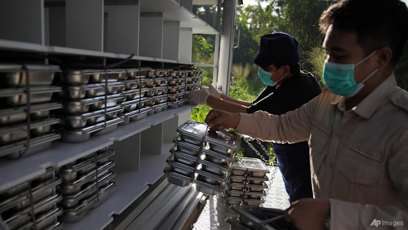 Around 400 children fall ill after eating free school meals in Indonesia's Bengkulu Around 400 children fall ill after eating free school meals in Indonesia's Bengkulu