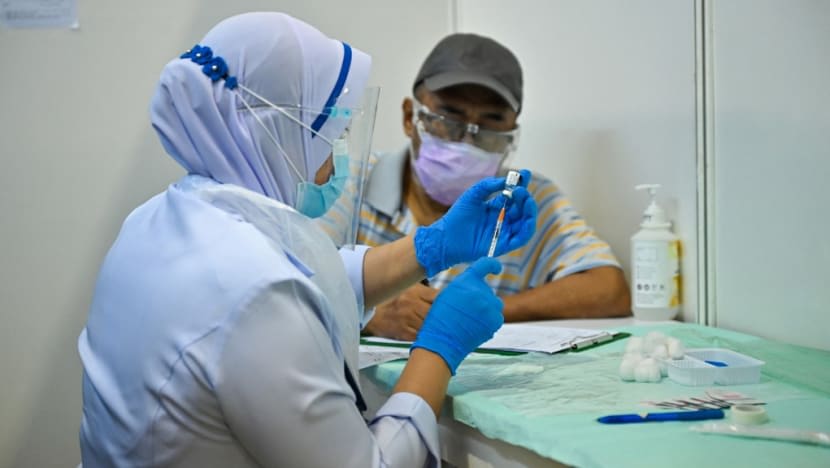 Banyak vaksin COVID-19 di M'sia terpaksa dilupuskan dek kurang sambutan Banyak vaksin COVID-19 di M'sia terpaksa dilupuskan dek kurang sambutan