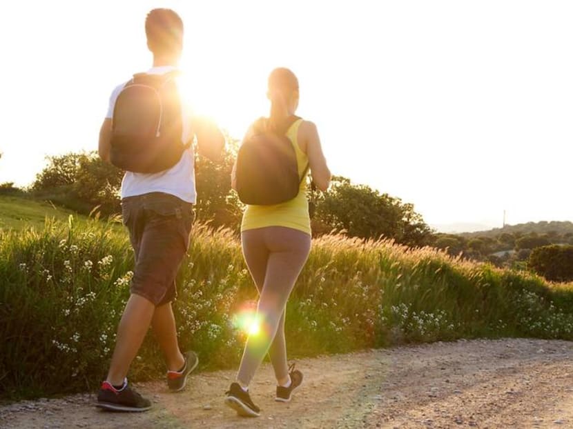 Time to go for a walk? You&rsquo;ll burn calories, lose weight, de-stress and improve knee pain